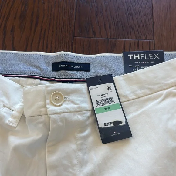 Tommy Hilfiger. Men’s, white, THFLex shorts.NWT.